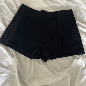 Black skort size 7